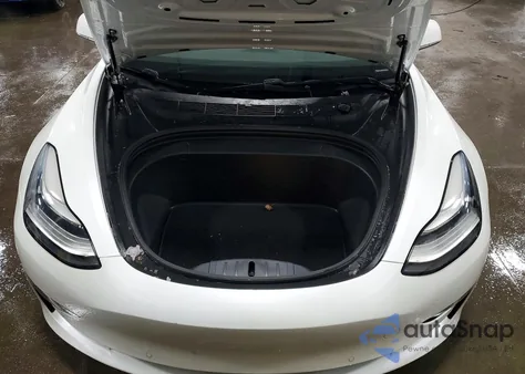 2019 Tesla Model 3 z USA, uszkodzony, nr VIN 5YJ3E1EB4KF192266